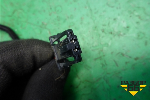 Накладка двери передней левой уголок (7L6837993) для Volkswagen Touareg c 2002-2010г
