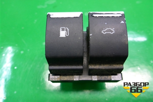 Кнопка открывания лючка бензобака и багажника для Volkswagen Touareg c 2002-2010г
