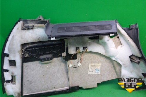 Обшивка багажника правая (7L6867038AJ) для Volkswagen Touareg c 2002-2010г