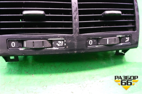 Дефлектор воздушный центральный (7L6857923) для Volkswagen Touareg c 2002-2010г