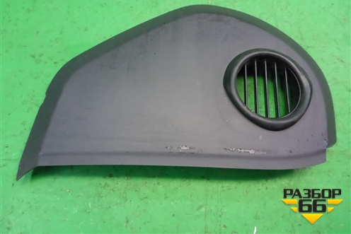 Накладка на торпедо (боковая правая) (7L6857176G) для Volkswagen Touareg c 2002-2010г