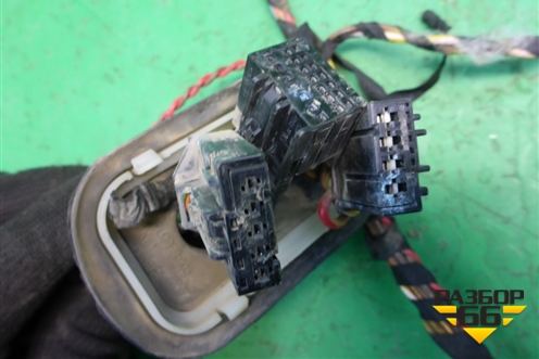 Проводка двери передней правой (7L6971120E) для Volkswagen Touareg c 2002-2010г