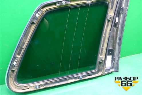 Стекло глухое левое (7L6845297) для Volkswagen Touareg c 2002-2010г