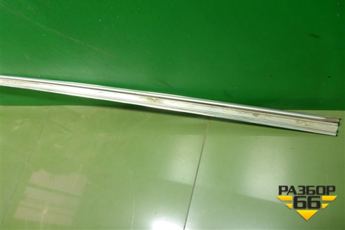 Молдинг крыши правый (над дверями) для Volkswagen Touareg c 2002-2010г