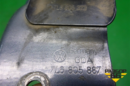 Кронштейн амортизатора капота левый (7L6805887) для Volkswagen Touareg c 2002-2010г