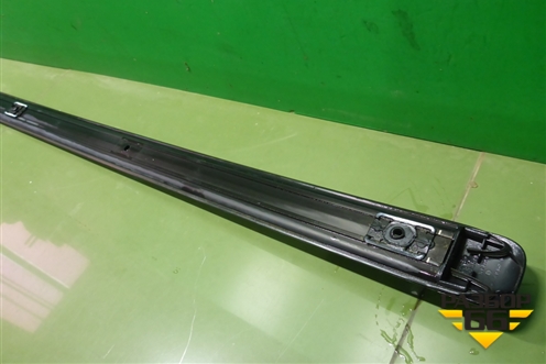Молдинг крыши правый (7L6860182F) для Volkswagen Touareg c 2002-2010г