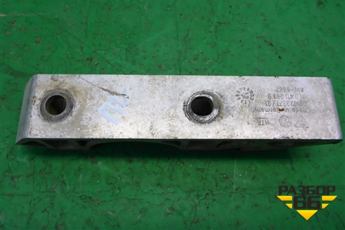 Кронштейн переднего стабилизатора (7L0411063B) для Volkswagen Touareg c 2002-2010г