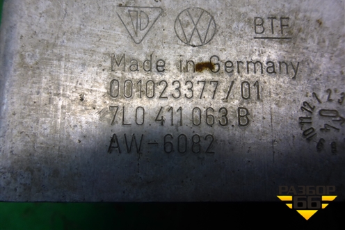 Кронштейн переднего стабилизатора (7L0411063B) для Volkswagen Touareg c 2002-2010г