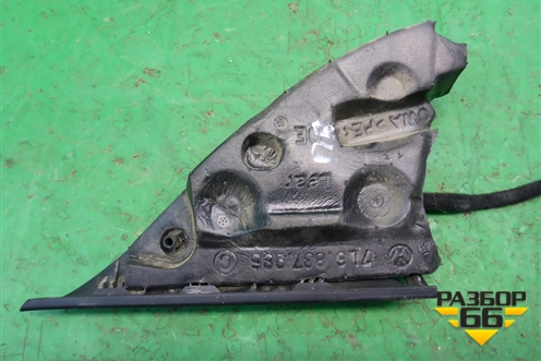 Накладка двери передней правой уголок (7L6837994) для Volkswagen Touareg c 2002-2010г