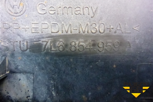 Накладка переднего крыла левого (7L6854959A) для Volkswagen Touareg c 2002-2010г