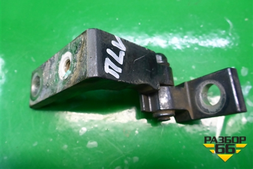 Петля двери передней левой верхняя для Volkswagen Touareg c 2002-2010г