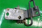 Петля двери передней правой нижняя для Volkswagen Touareg c 2002-2010г