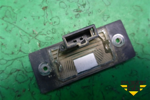 Фонарь подсветки номера (1J5943021A) для Volkswagen Touareg c 2002-2010г
