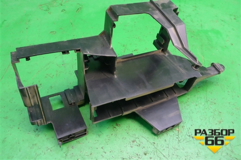 Кронштейн блока предохранителей (7L0937535B) для Volkswagen Touareg c 2002-2010г