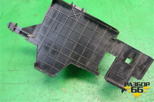 Кронштейн блока предохранителей (7L0937535B) для Volkswagen Touareg c 2002-2010г