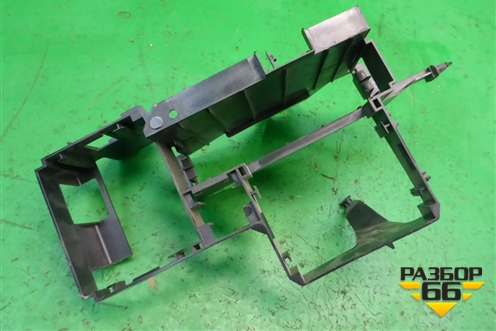 Кронштейн блока предохранителей (7L0937535B) для Volkswagen Touareg c 2002-2010г