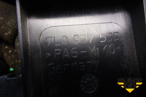 Кронштейн блока предохранителей (7L0937535B) для Volkswagen Touareg c 2002-2010г
