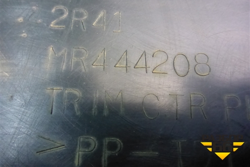 Обшивка стойки центральная нижняя правая (MR444208) для Mitsubishi Lancer-9  с 2003-2008г