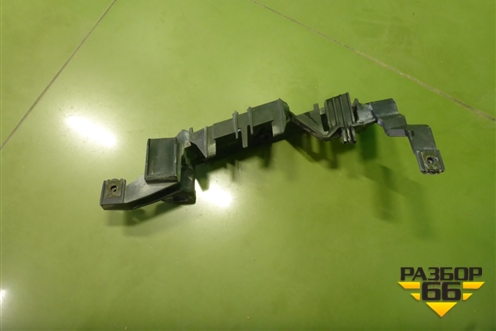 Кронштейн фары левой (до 2005г) (1301329336) для Land Rover Range Rover 3 с 2002-2012г