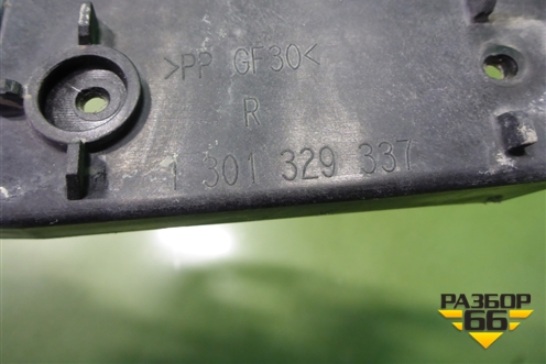 Кронштейн фары правой (до 2005г) (1301329337) для Land Rover Range Rover 3 с 2002-2012г