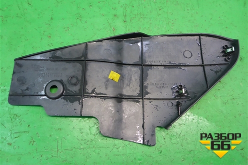 Накладка внутренняя (на консоль левая) (68921EL00A) для Nissan Tiida (C11X) с 2004-2013г