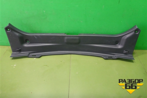 Обшивка багажника на заднюю панель (5838706270) для Toyota Camry V70 с 2017г