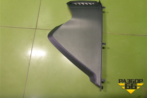 Накладка на торпедо (боковая правая) (5531733170) для Toyota Camry V70 с 2017г
