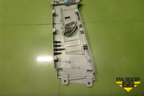 Обшивка стойки центральная верхняя правая (6241033200) для Toyota Camry V70 с 2017г