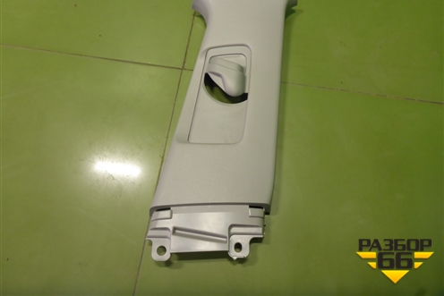 Обшивка стойки центральная верхняя правая (6241033200) для Toyota Camry V70 с 2017г