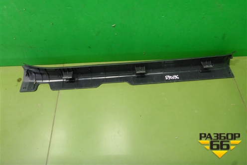 Накладка порога внутренняя переднего правого (6791306300) для Toyota Camry V70 с 2017г