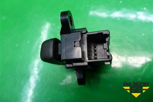Кнопка центрального замка (правая) для Mazda CX 7 с 2006-2012г