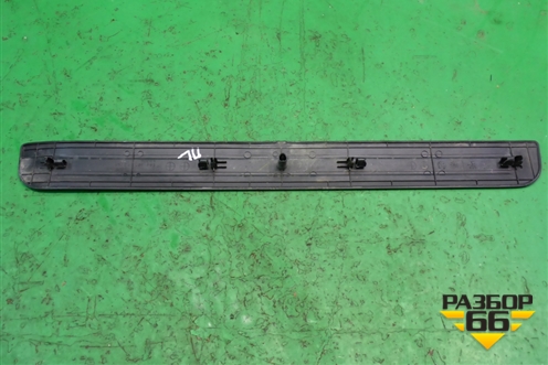 Накладка порога внутренняя переднего левого (в проём) (EG21687F0) для Mazda CX 7 с 2006-2012г