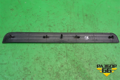 Накладка порога внутренняя переднего правого (в проём) (EG21687E0) для Mazda CX 7 с 2006-2012г