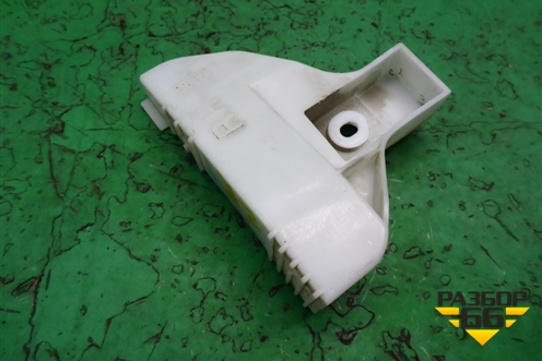 Кронштейн заднего бампера правый (под фонарь) (EG2150321) для Mazda CX 7 с 2006-2012г
