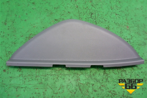 Накладка на торпедо (боковая правая) (847254H000) для Hyundai Grand Starex с 2007-2021г