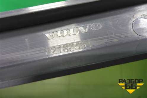 Накладка на решетку радиатора  (верхняя) (82180491) для Volvo  TRUCK FH с 2013-2019г