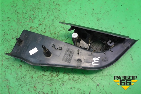 Накладка двери передней правой уголок (4M51A23408AJ3YYW) для Ford Focus 2 с 2008-2011г