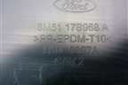 Решетка в передний бампер центральная (8M5117B968A) для Ford Focus 2 с 2008-2011г