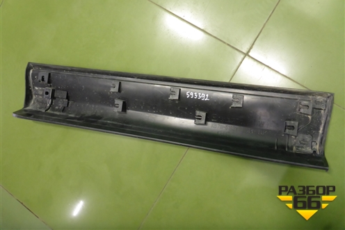 Накладка двери задней правой (KB7W51RC1) для Mazda CX 5 с 2017г