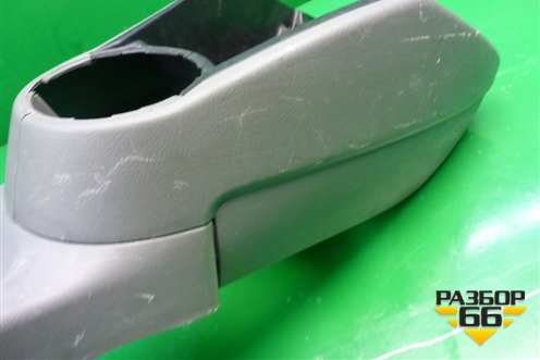 Консоль (377863319B) для Volkswagen Pointer с 2004г