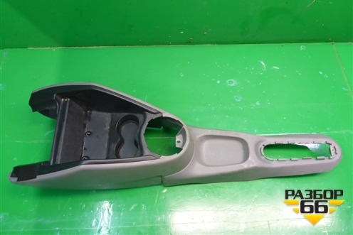 Консоль (377863319B) для Volkswagen Pointer с 2004г
