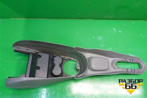 Консоль (377863319B) для Volkswagen Pointer с 2004г