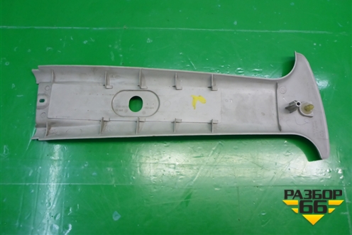 Обшивка стойки центральная верхняя левая (373867331) для Volkswagen Pointer с 2004г