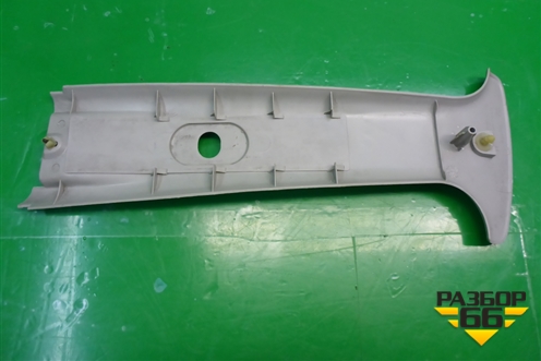 Обшивка стойки центральная верхняя правая (373867332) для Volkswagen Pointer с 2004г