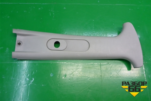 Обшивка стойки центральная верхняя правая (373867332) для Volkswagen Pointer с 2004г