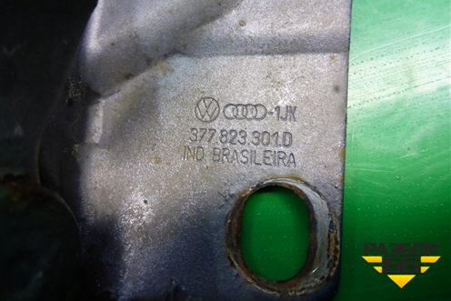 Петля капота левая (377823301D) для Volkswagen Pointer с 2004г