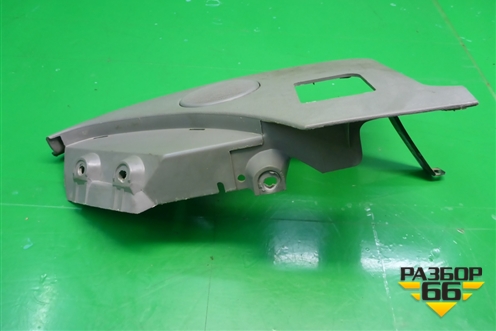 Держатель задней полки правый (373867762) для Volkswagen Pointer с 2004г