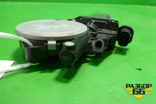Моторчик замка двери багажника (нижний правый) (41231010150) для Toyota Land Cruiser (200) с 2008г