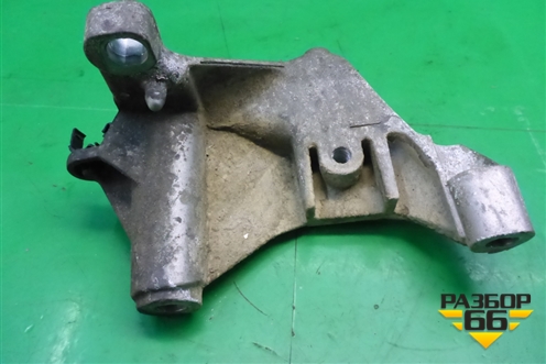 Кронштейн опоры двигателя правый (8200414226) для Renault Sandero с 2009-2014г