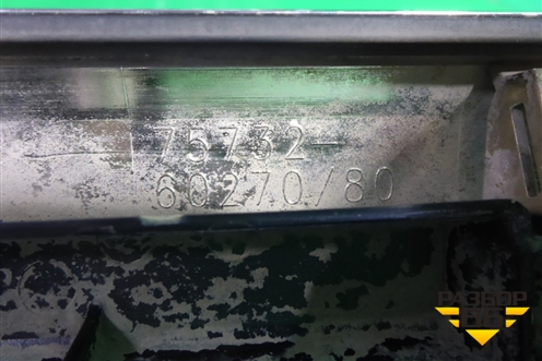 Накладка двери передней левой (после 2015г) (7573260270) для Toyota Land Cruiser (200) с 2008г